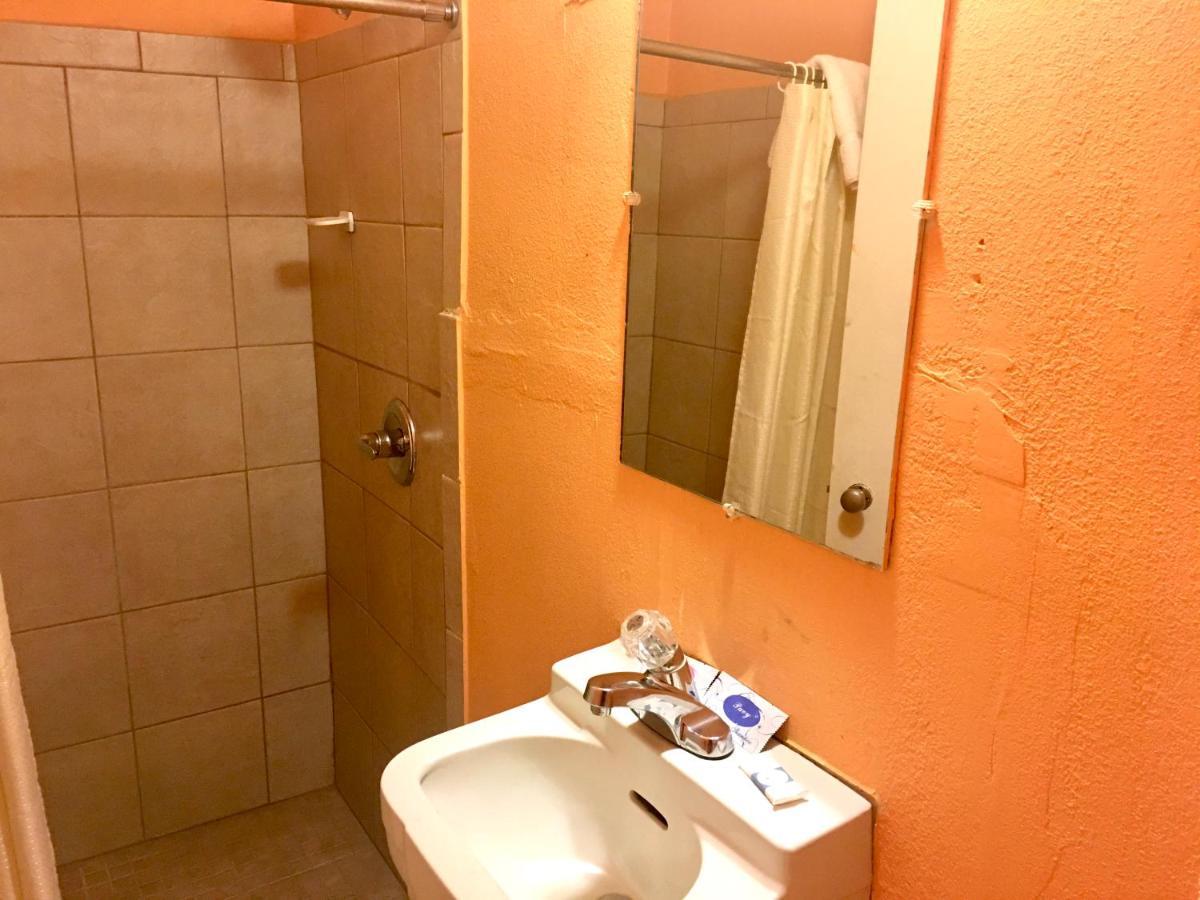 Westerner Motel ラミーサ エクステリア 写真