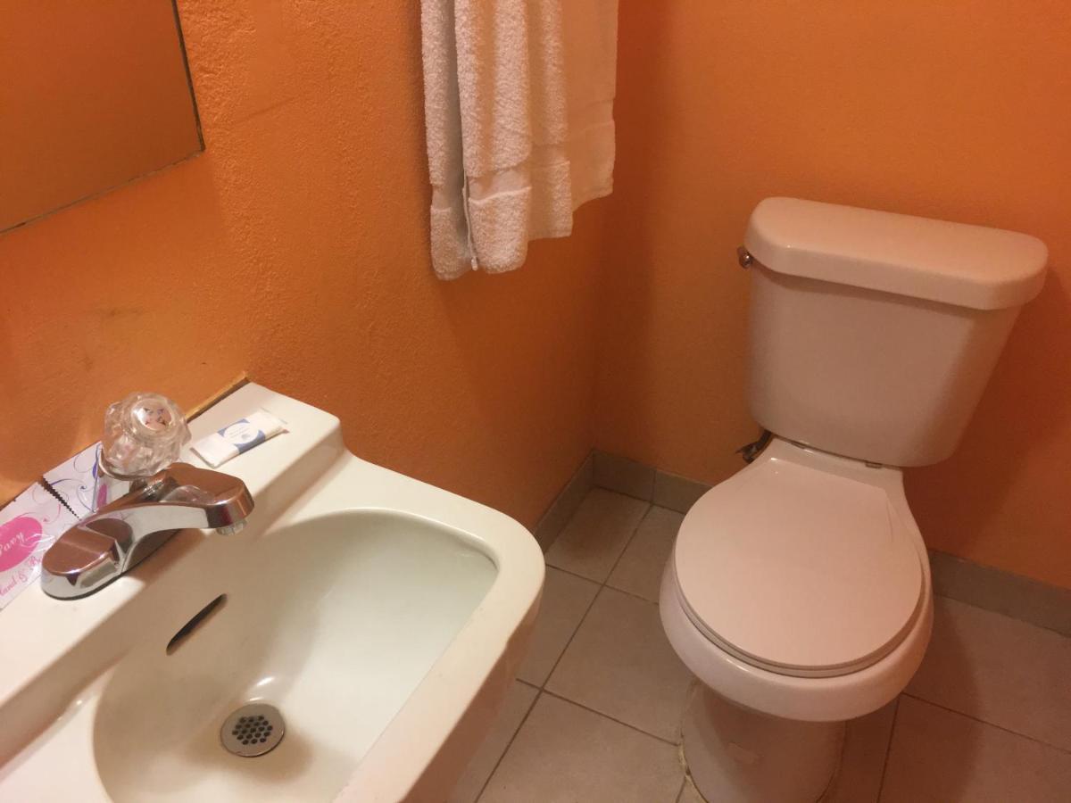 Westerner Motel ラミーサ エクステリア 写真